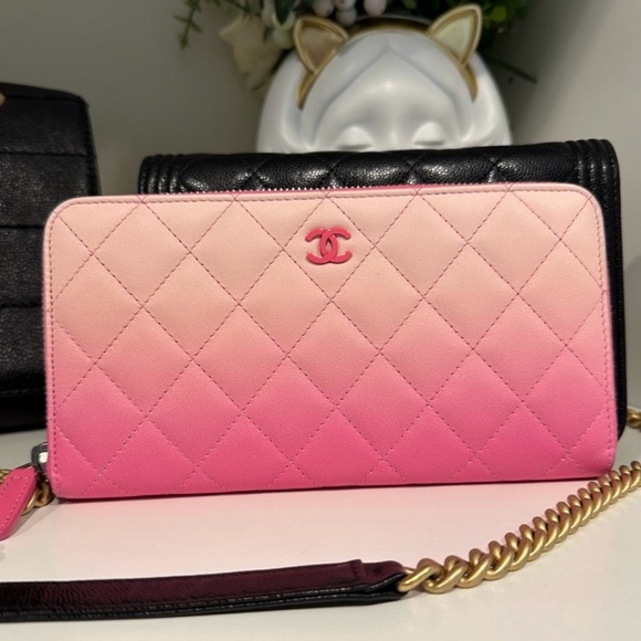 Chanel new RARE pink Ombre quilted lambskin long zippered wallet a/ pink cc ! - Picture 4 of 16